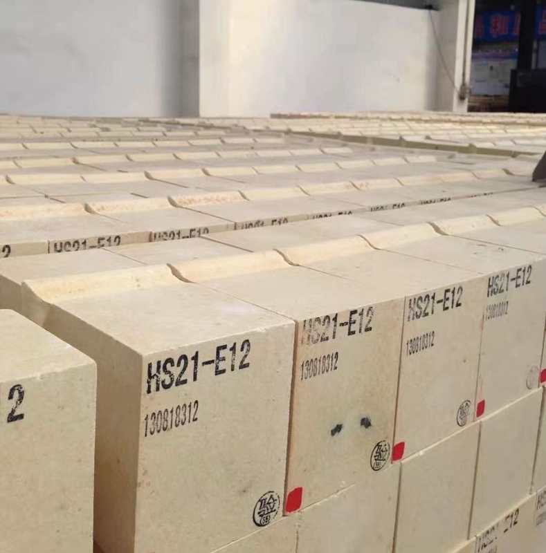 Batu bata tahan api tanah liat kekuatan tinggi Anti stripping batu bata api aluminium tinggi untuk lapisan tungku