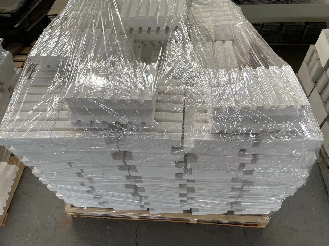 Tinggi kemurnian silinder Konik Al2O3 Keramik Corundum Alumina Crucible Untuk Laboratorium Crucible Untuk Peleburan