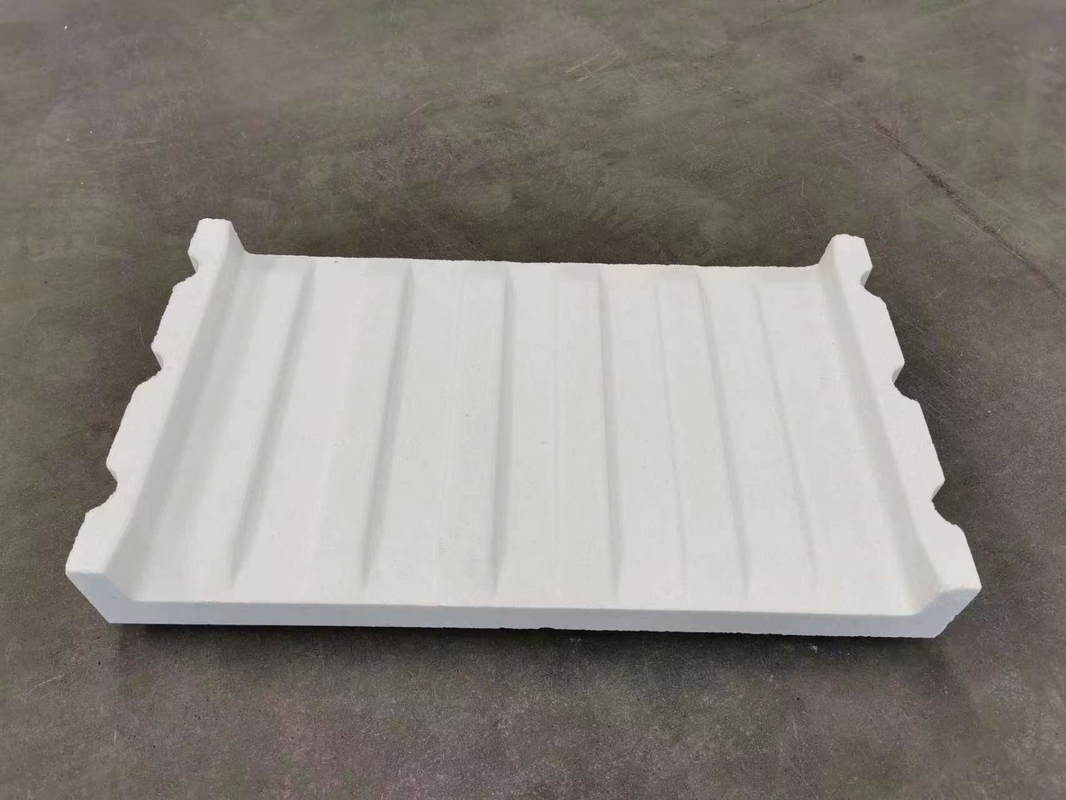 Tinggi kemurnian silinder Konik Al2O3 Keramik Corundum Alumina Crucible Untuk Laboratorium Crucible Untuk Peleburan